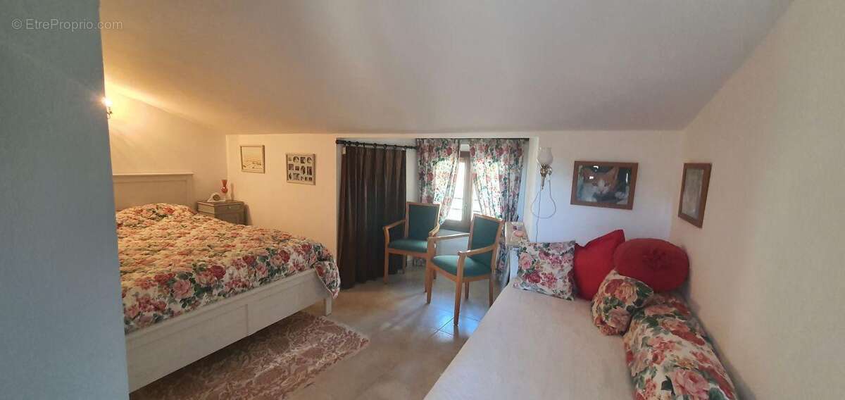 Maison à SAINT-QUENTIN-LA-POTERIE