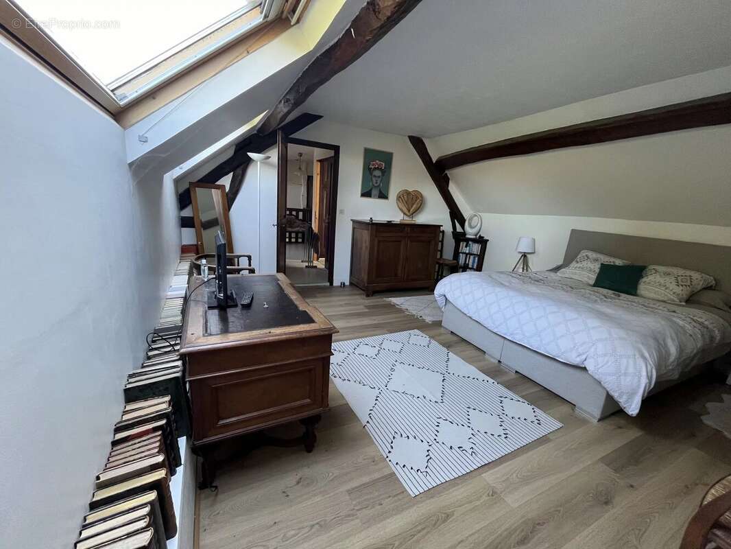 Maison à HOUDAN