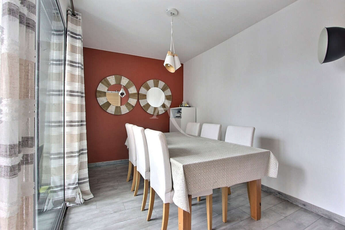 Appartement à VILLENEUVE-LA-GARENNE