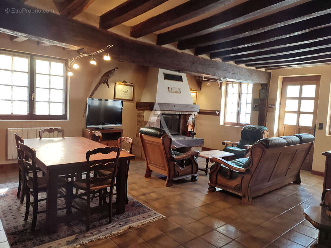 Maison à PIERREFITTE-SUR-SAULDRE