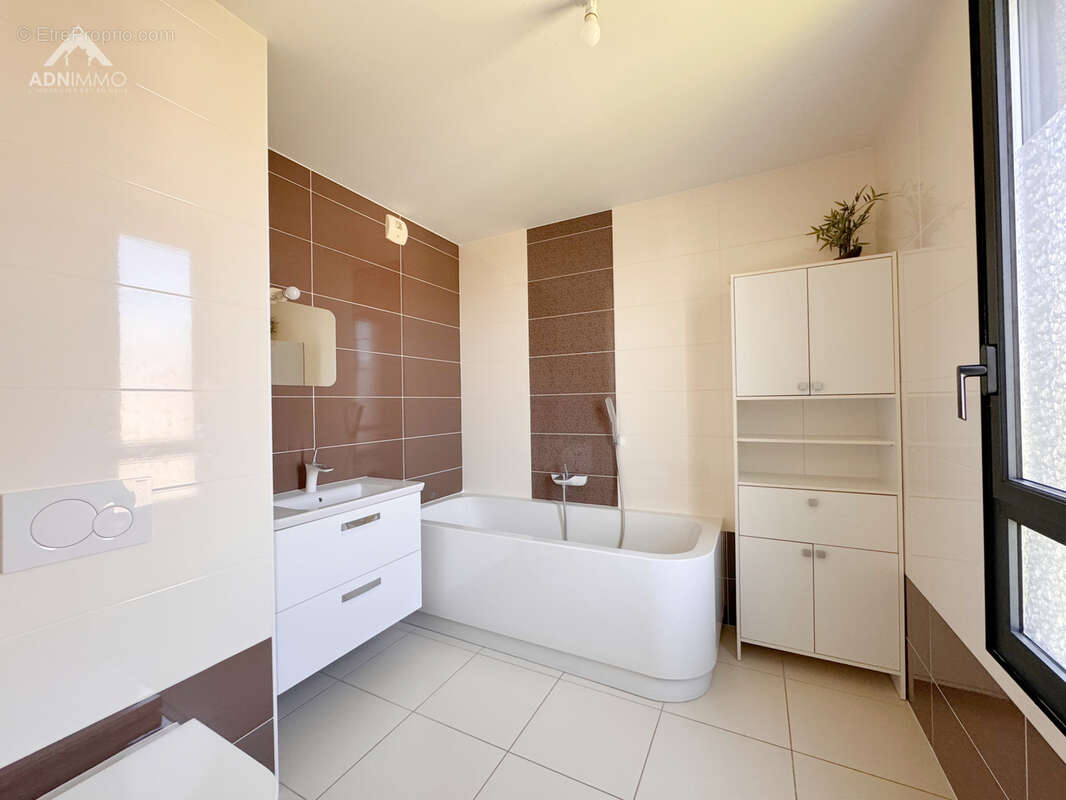 Appartement à SAINT-GENIS-POUILLY