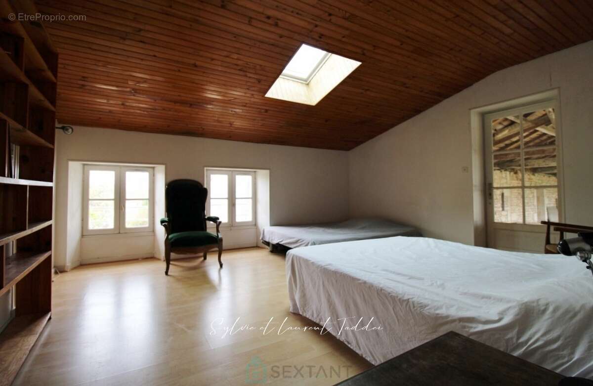 Maison à BARBEZIEUX-SAINT-HILAIRE