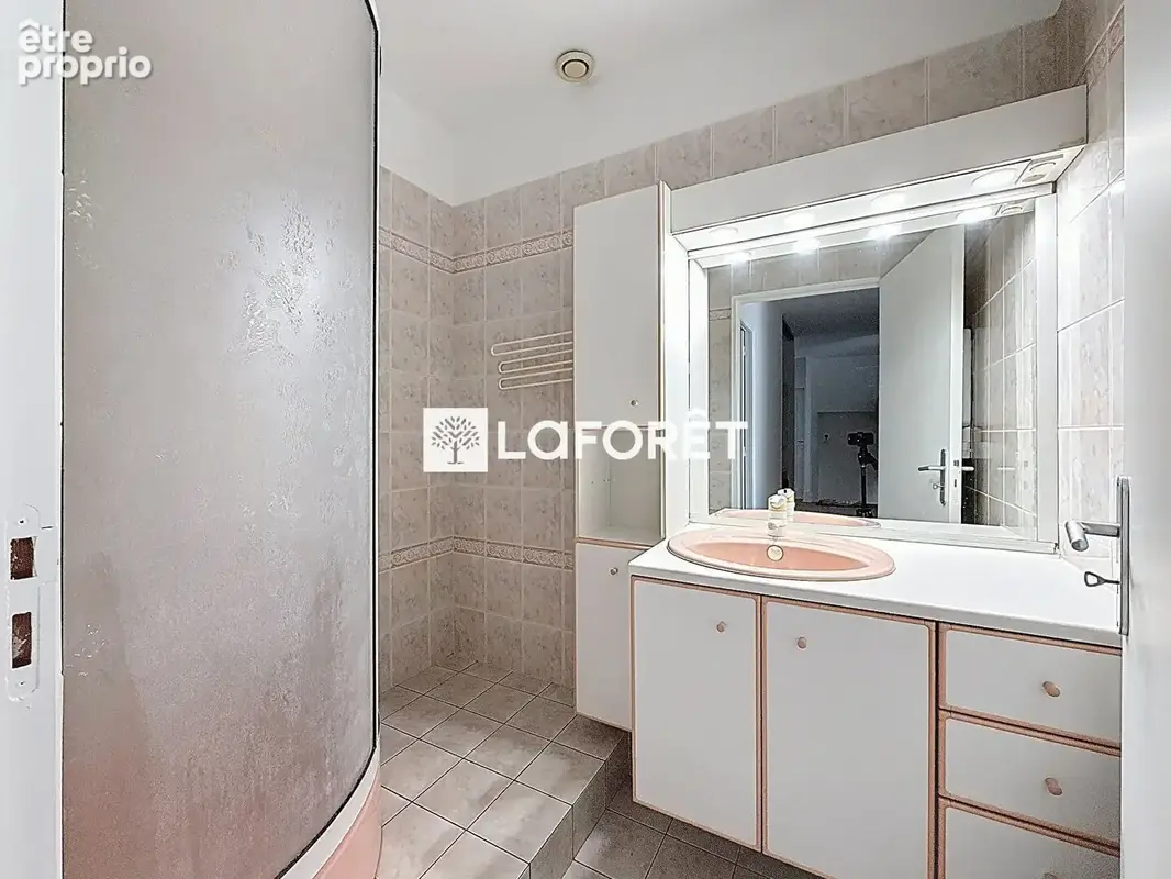 Montreuil la boissiere - maison de 7 pieces sur 185 m² - photo 13