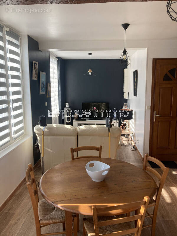 Appartement à CLERES