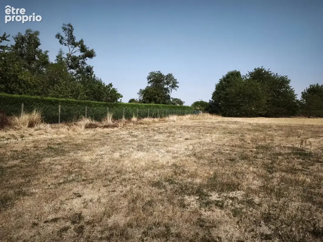 Terrain constructible non viabilise - chire en montreuil - photo 3