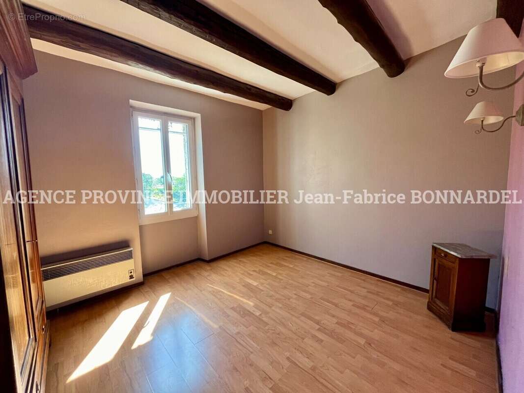 Maison à LA BAUME-DE-TRANSIT