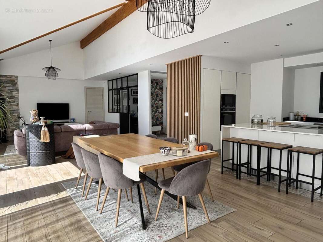 Maison à VAULNAVEYS-LE-HAUT