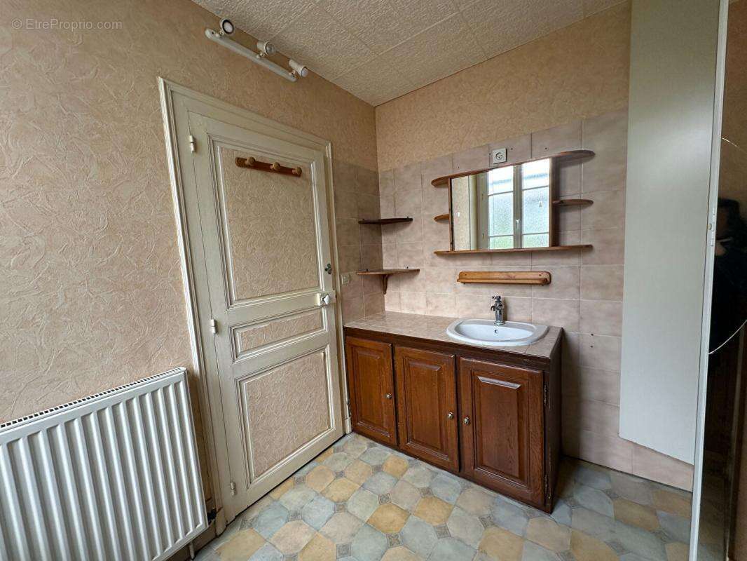 Maison de bourg  de 123 m² à Vicq sur Nahon (36600) - photo 7