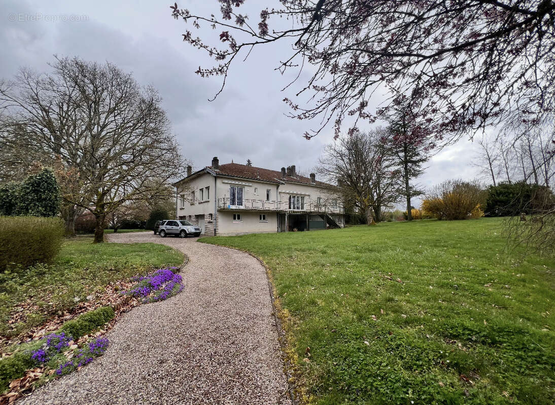 Maison de caractère avec parc arboré proche TOUL - photo 2