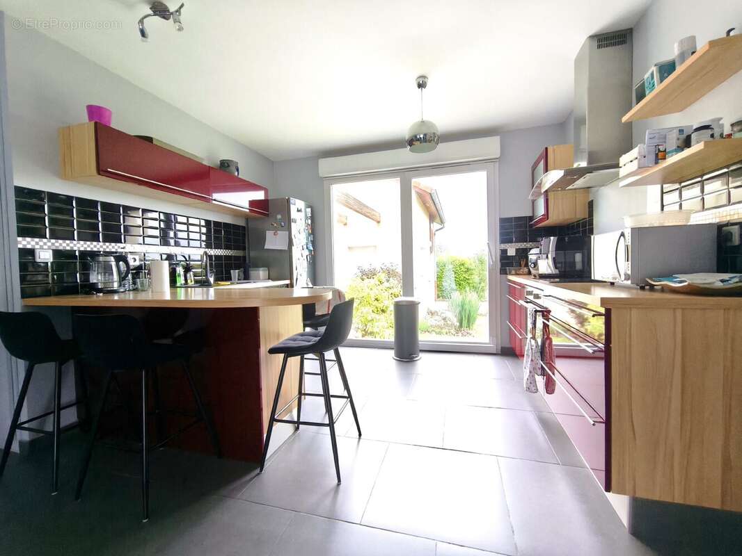 Maison à NOMENY