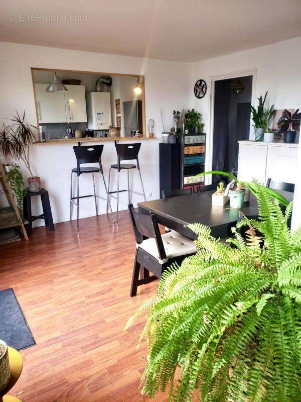 Appartement à COMBS-LA-VILLE