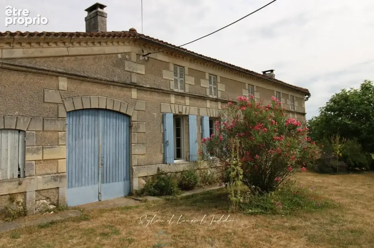 Authentique longere charentaise avec dependances, grand terrain et terrain constructible en option - photo 1