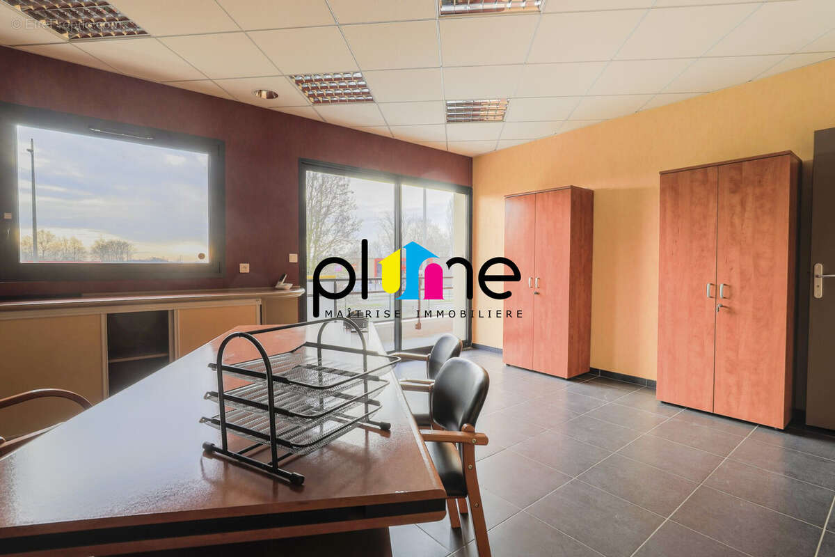 Commerce à COURRIERES