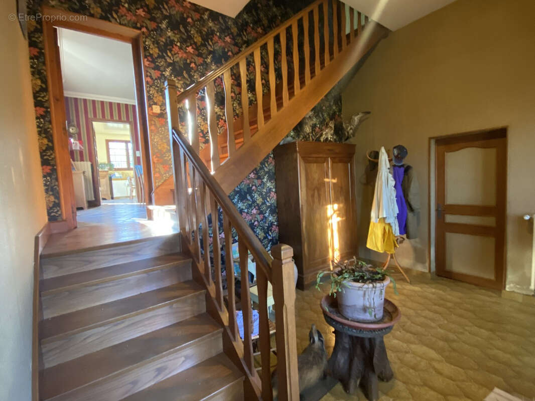 Maison à SAINT-CYR-LA-ROCHE