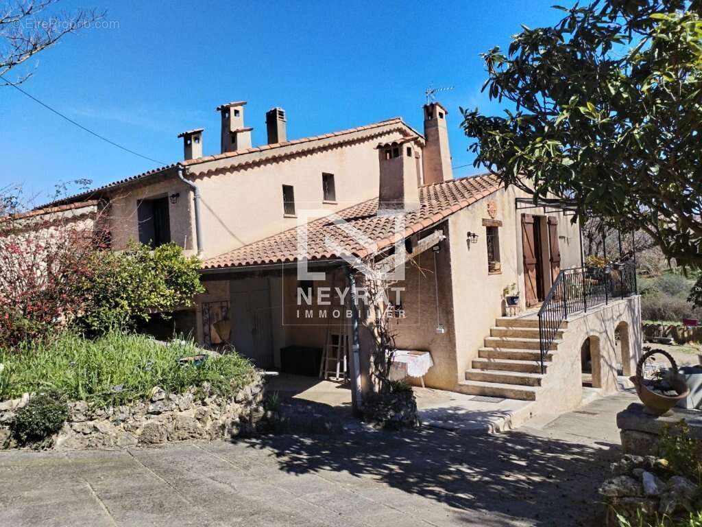 FAYENCE - Maison 150m² - Environnement privilégié - Très beau terrain - photo 2