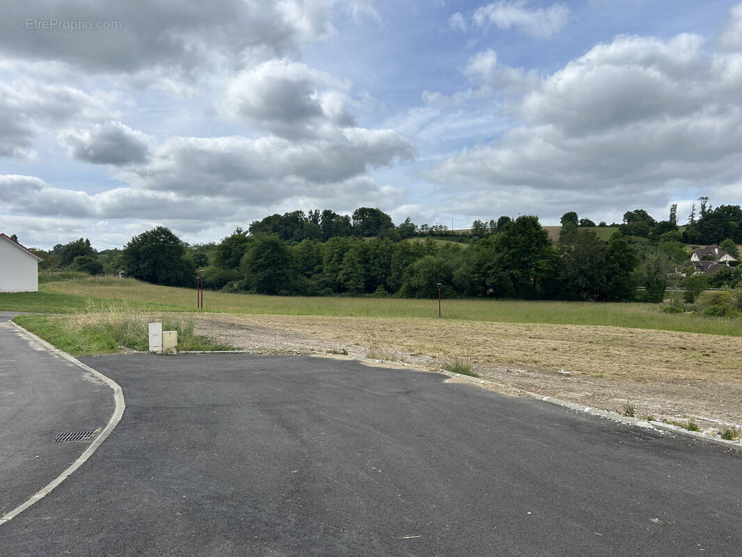 Terrain à BERENX