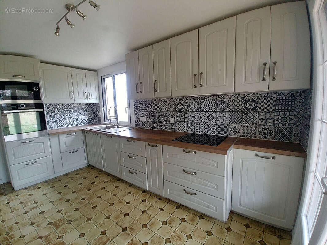 Maison à PUYLAROQUE