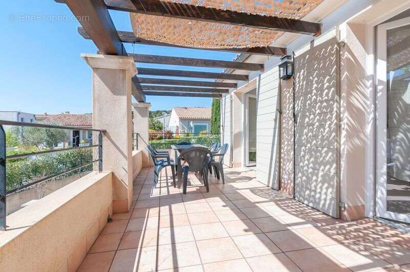 Belle languedocienne type 4 avec grand garage - belle terrasse avec vue degagee - photo 6