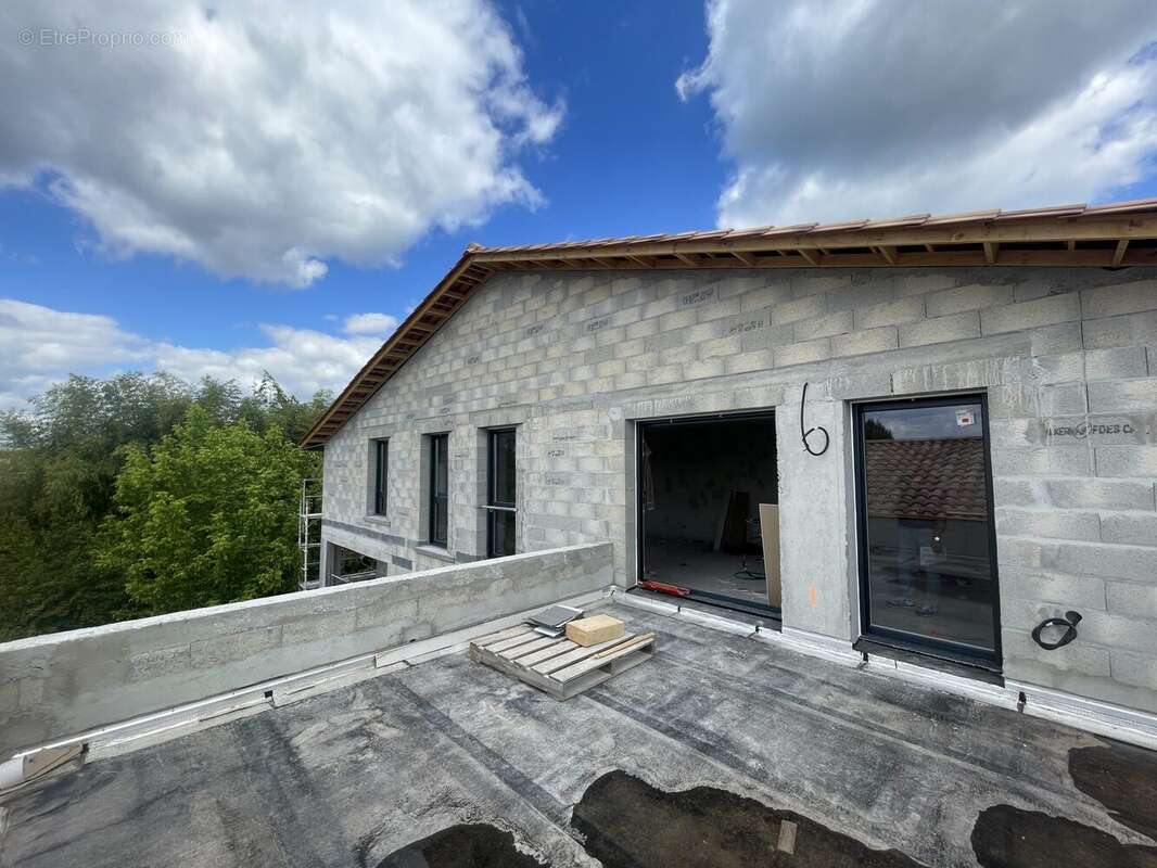 Appartement à LE TAILLAN-MEDOC