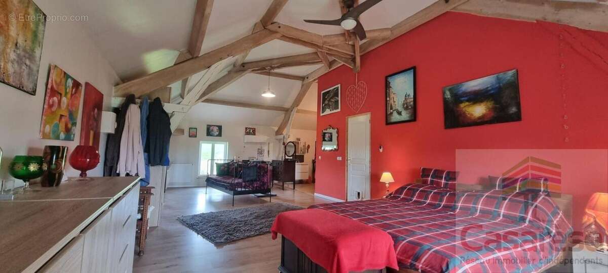 Maison à CASTELNAU-MONTRATIER