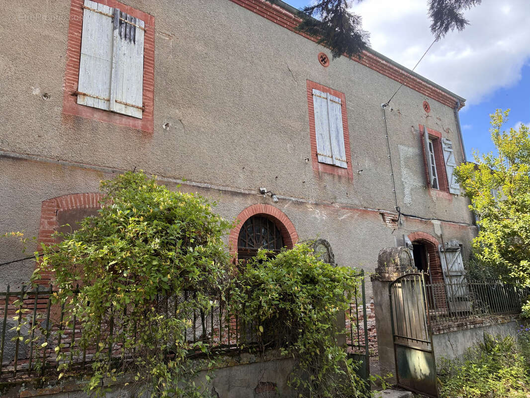 Ancienne maison bourgoise à rénover avec dépendances - photo 12