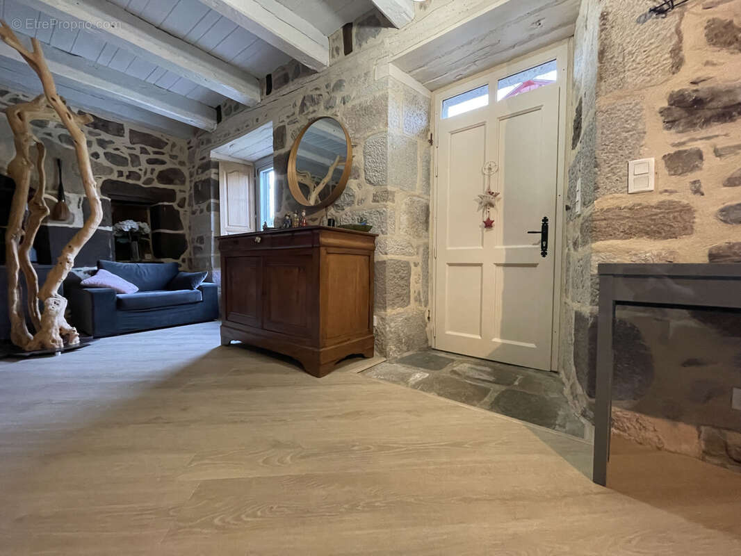 Maison à RIOM-ES-MONTAGNES