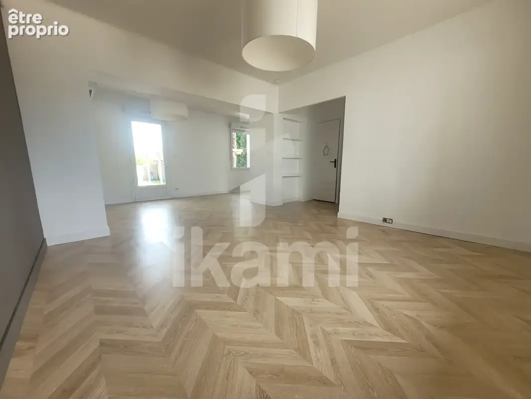 Maison - 85 m2 - 5 pièces - avec piscine et dépendances - photo 4