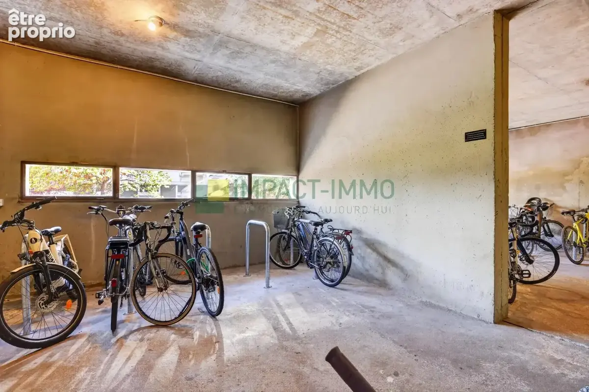 4 PIECES - CAVE PARKING - Proximité ligne 14 - photo 10