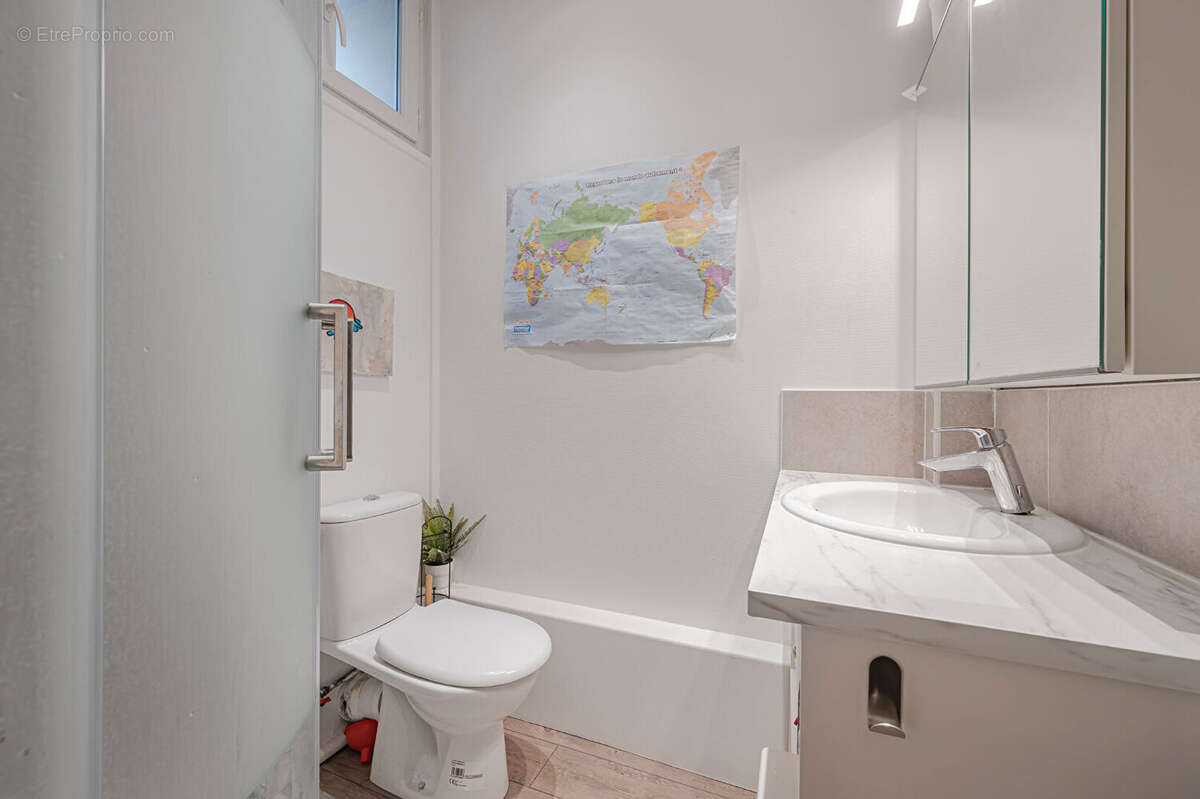 Appartement à PARIS-14E