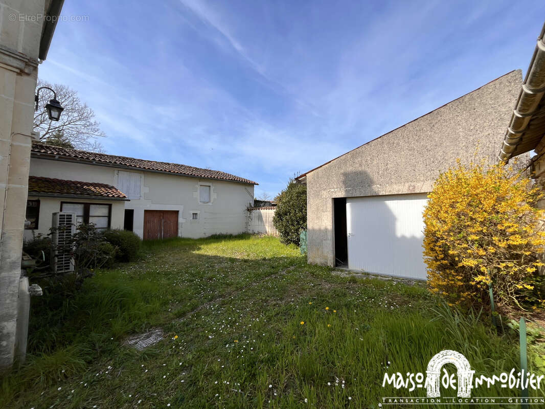 Maison à CHERAC