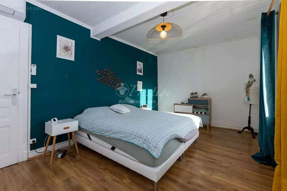 Maison à SAINT-SORLIN-DE-MORESTEL