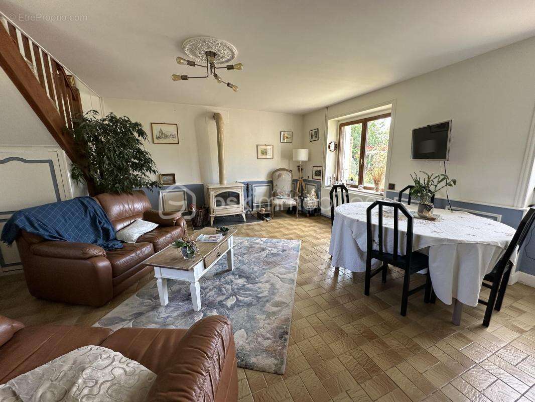 Maison à MOULT