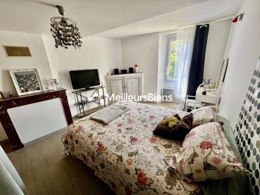 Maison de village de type T4/T5 155 m2, avec petite cour extérieure - photo 10