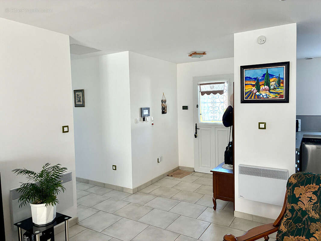 Maison à SAINT-ETIENNE-DE-FOUGERES