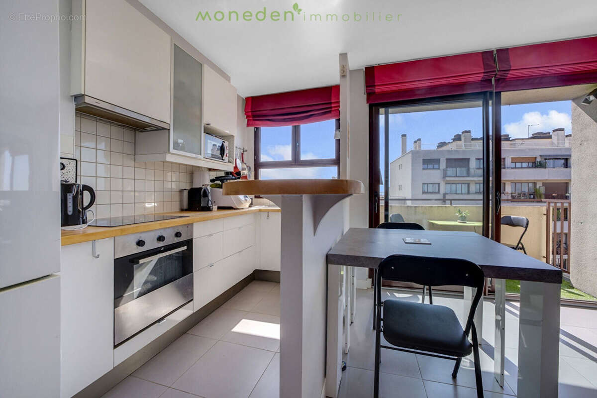 Dernier etage et balcon  plein ciel gambetta - photo 4