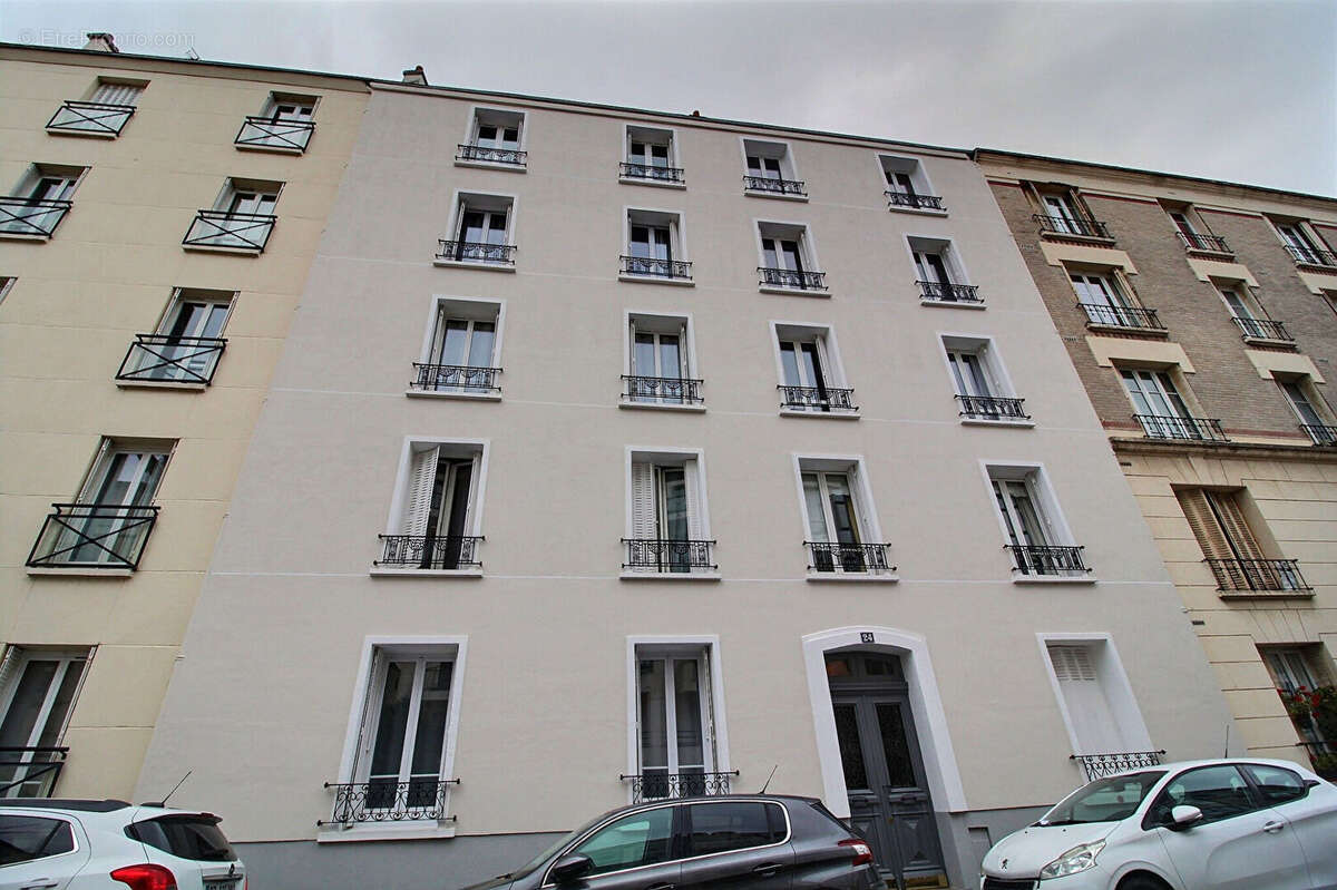 Appartement à COURBEVOIE