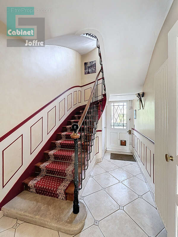 Maison à VULAINES-SUR-SEINE