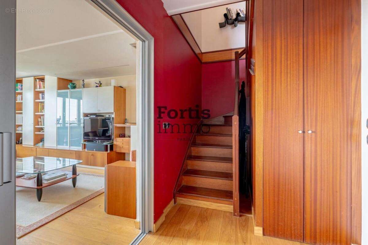 Appartement à CHARENTON-LE-PONT