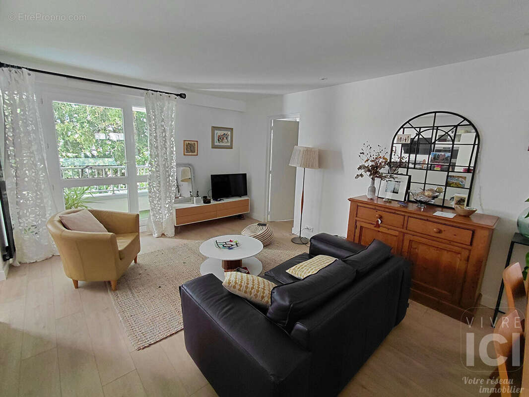 Appartement  3 Chambres + balcon STE LUCE 79.53 m2 - photo 2