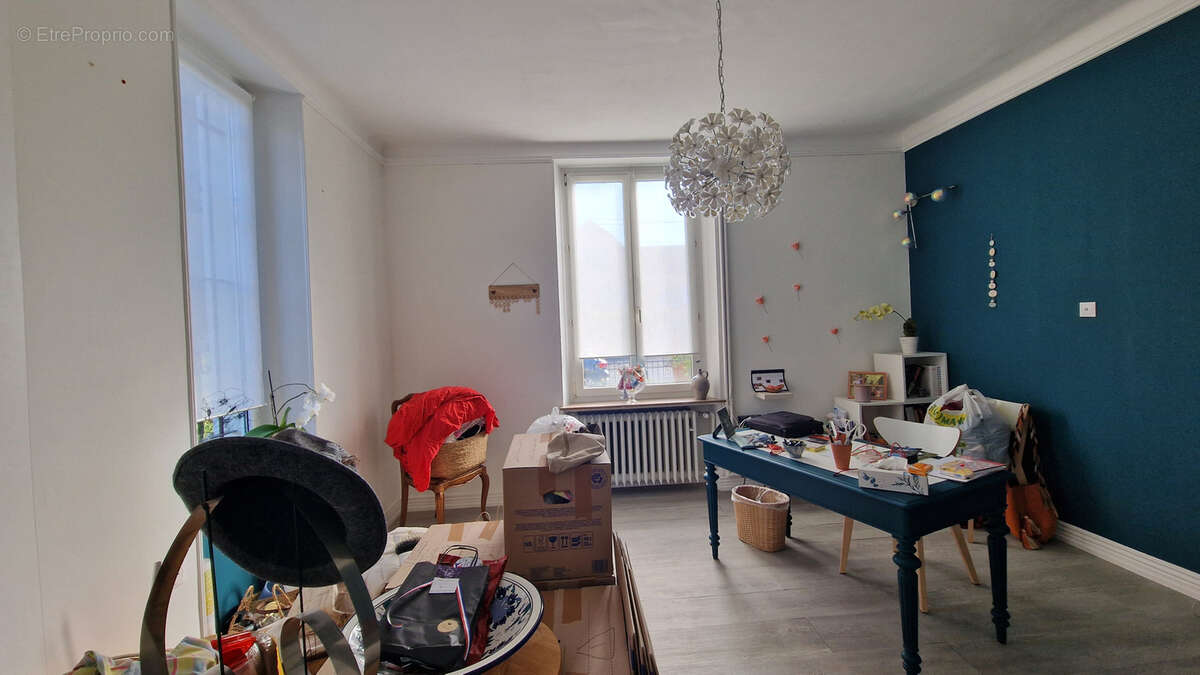 Maison à COURCELLES-CHAUSSY