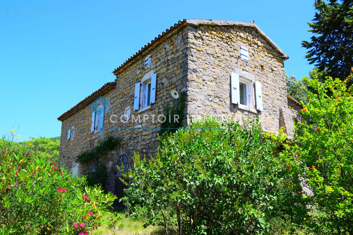 Maison à GROSPIERRES