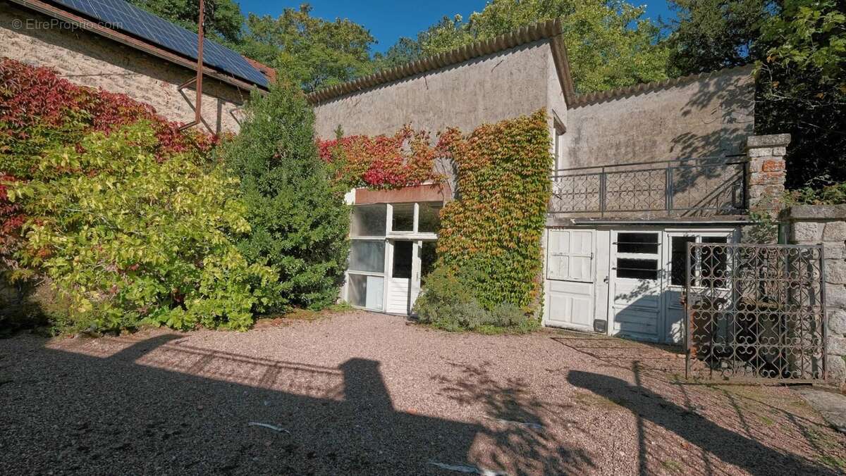 Maison à SAINT-MARTIN-DU-PUY