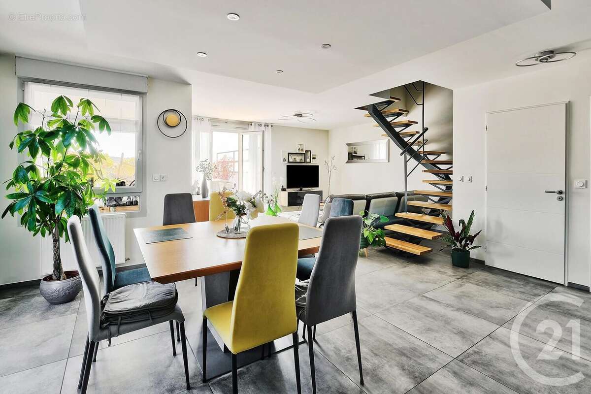 Appartement à NEUVILLE-SUR-SAONE