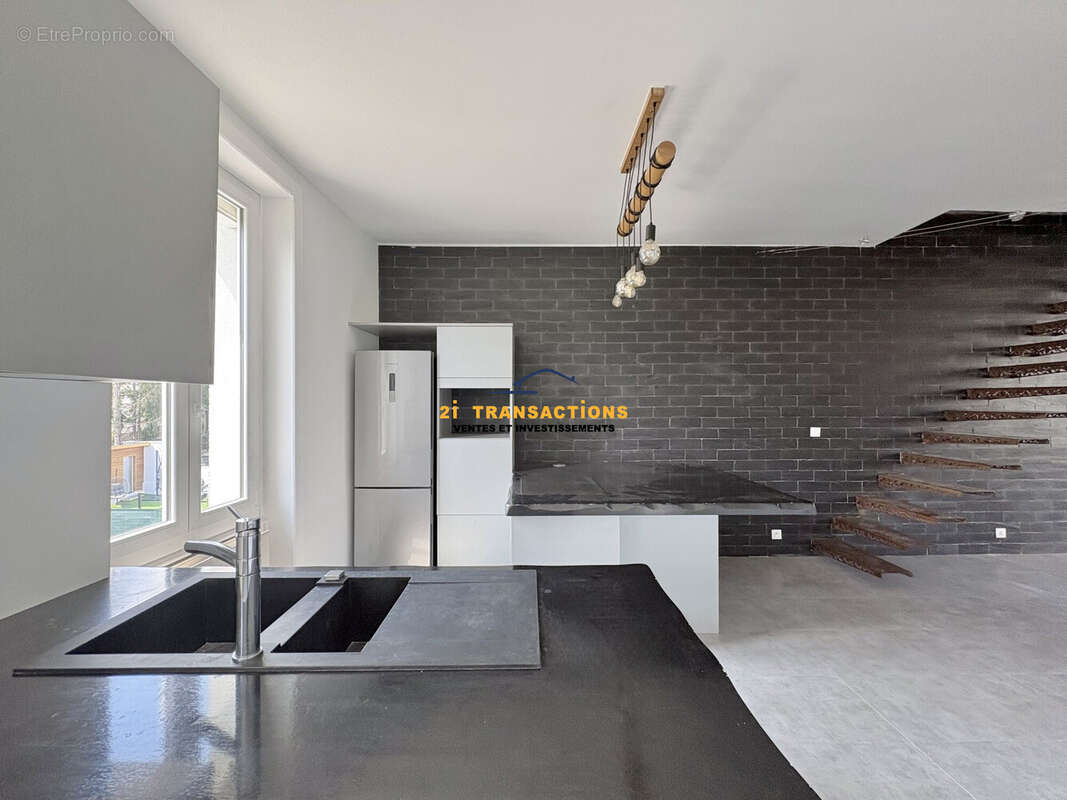 Appartement à SAINT-ETIENNE