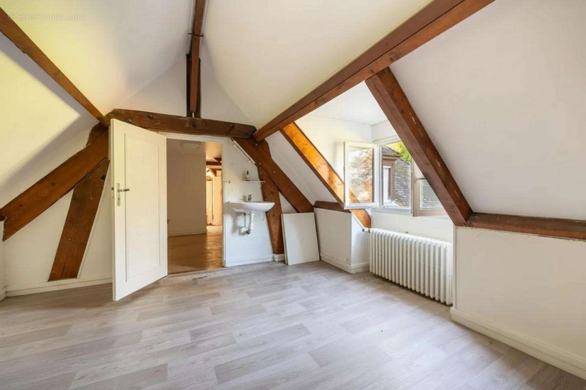 Maison à SAINT-OUEN-MARCHEFROY