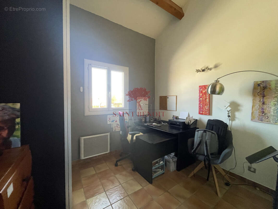 Gigean - villa t4 de plain pied avec piscine + appartement independant - photo 17
