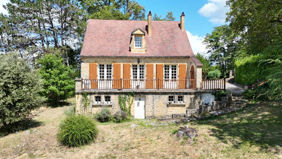 Maison à BEYNAC-ET-CAZENAC