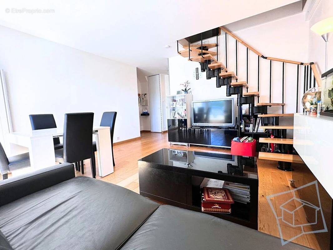 Appartement à VOISINS-LE-BRETONNEUX