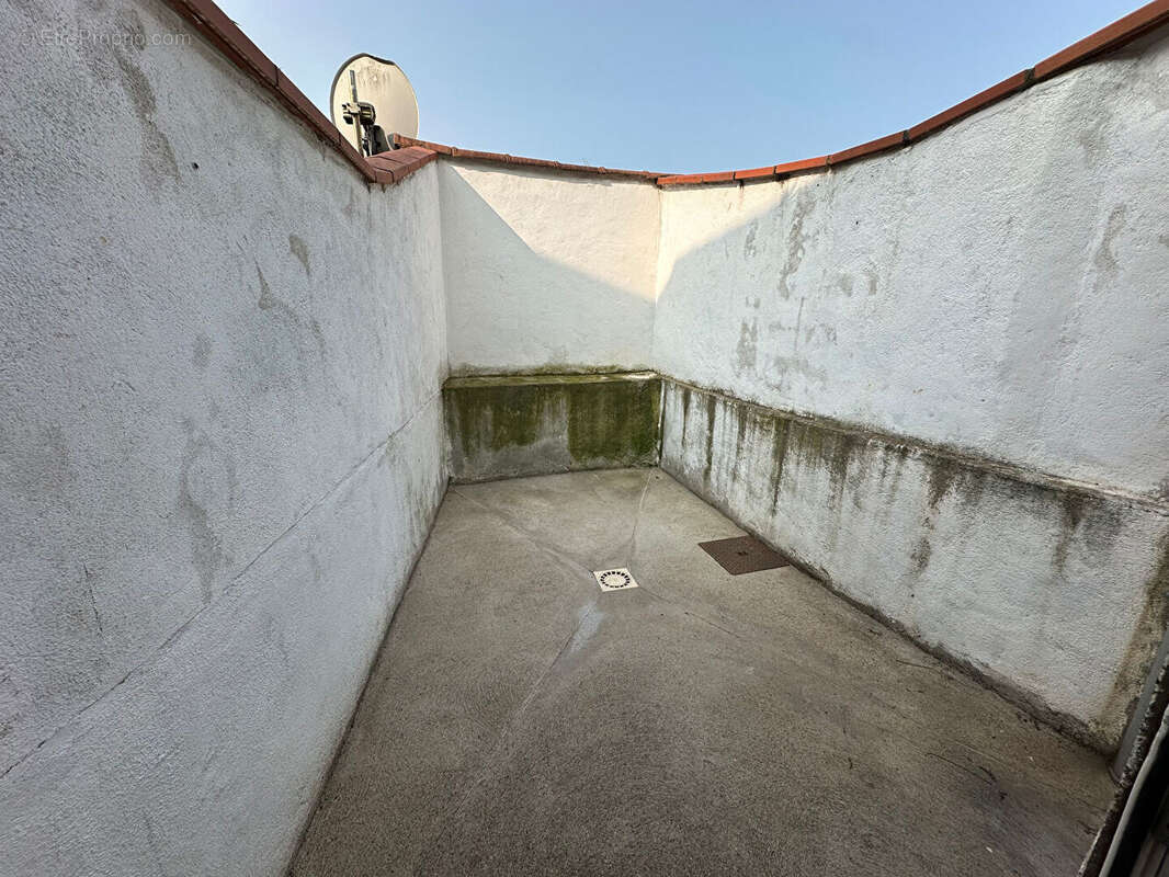 Maison à ESSERTINES-EN-DONZY