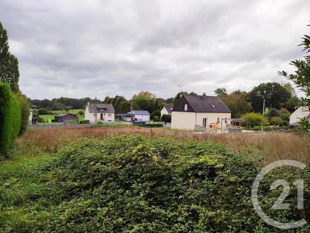 Terrain à VAL-D&#039;IZE